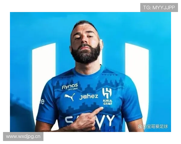 为什么说本泽马是最聪明的前锋？无球与串联的极致体现