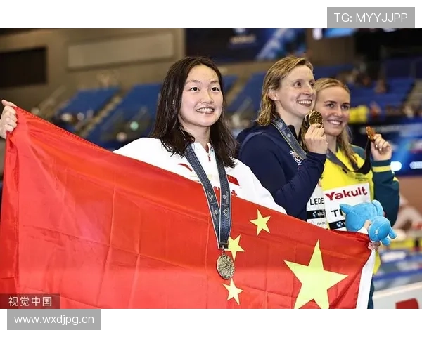 李冰洁训练完直接拎包逛奢侈品店，这消费节奏谁跟得上