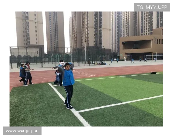 边线发球规则解析:什么情况下如何正确执行边线发球 边线发球规则解析:什么情况下如何正确执行边线发球